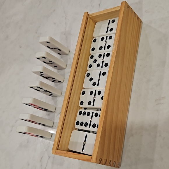 dominoe pack! - Picture 3 of 3